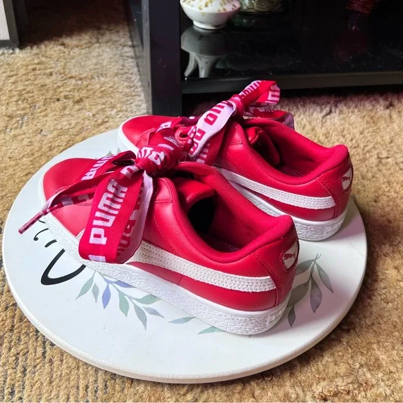 PUMA WOMEN'S BASKET HEART DE
SNEAKERS BOW LACES. - Picture 16 of 17